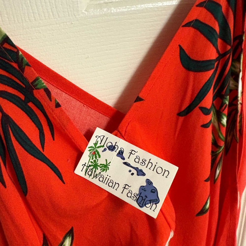 Hawaiian 🌺 Red Floral Maxi Dress, one size fits all. Adjustable straps! - Picture 6 of 10